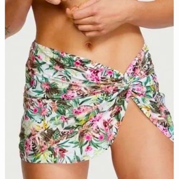 VICTORIA'S SECRET SWIM Bottom 
Cover-Up - Picture 2 of 7